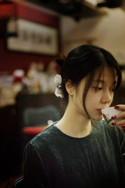 以“体育+文化+旅游”为核心的新型体育产业链日益成熟，体育旅游带动的行业