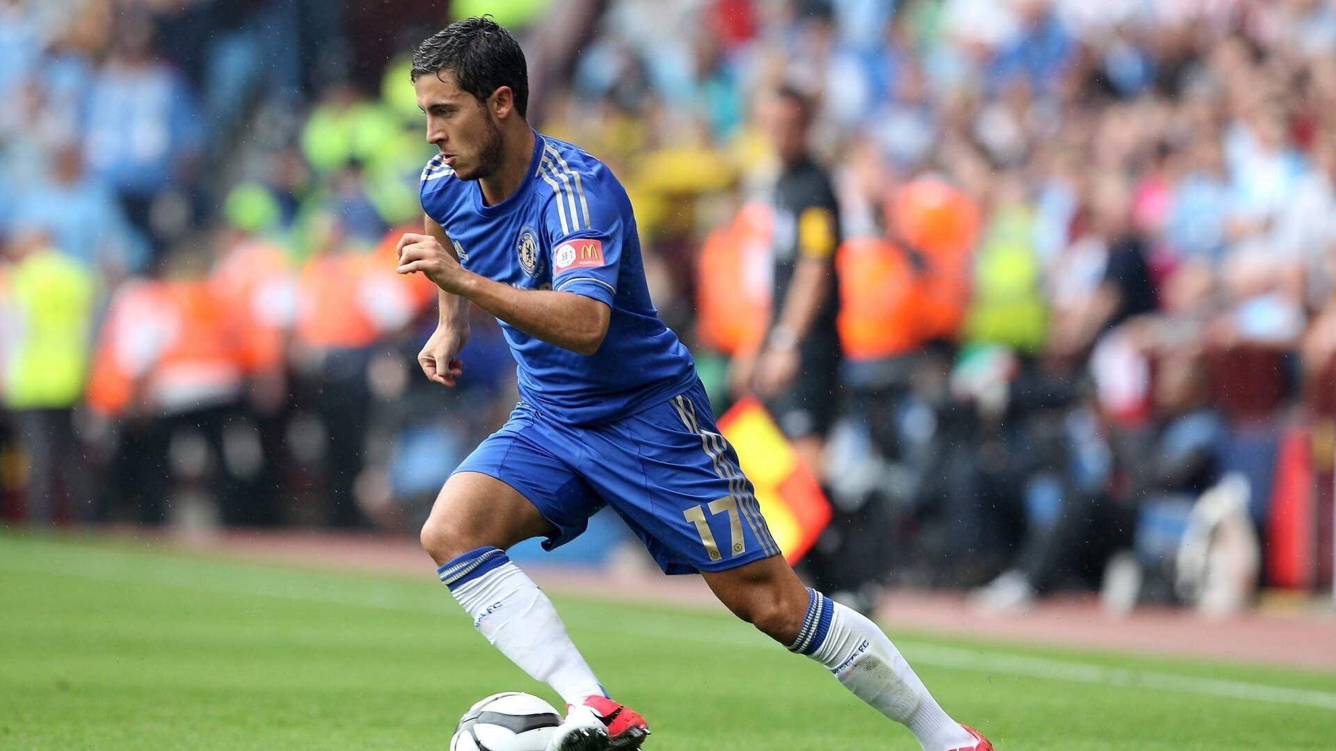 开云官网-皮特·卡普尔展现出强大的耐力与速度，成为比赛中的加速器，卡特皮特森